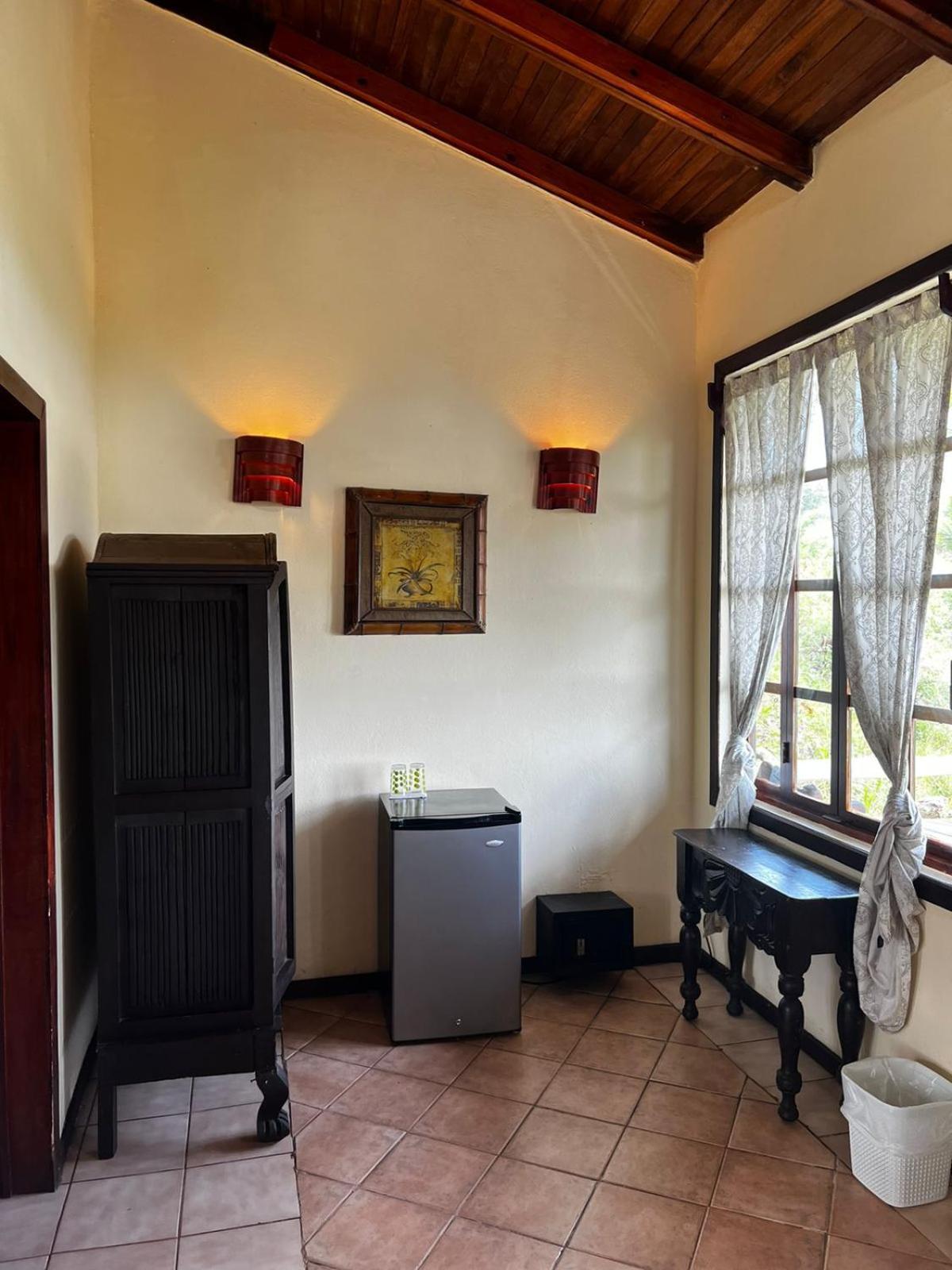 Hotel La Colina Manuel Antonio Eksteriør billede